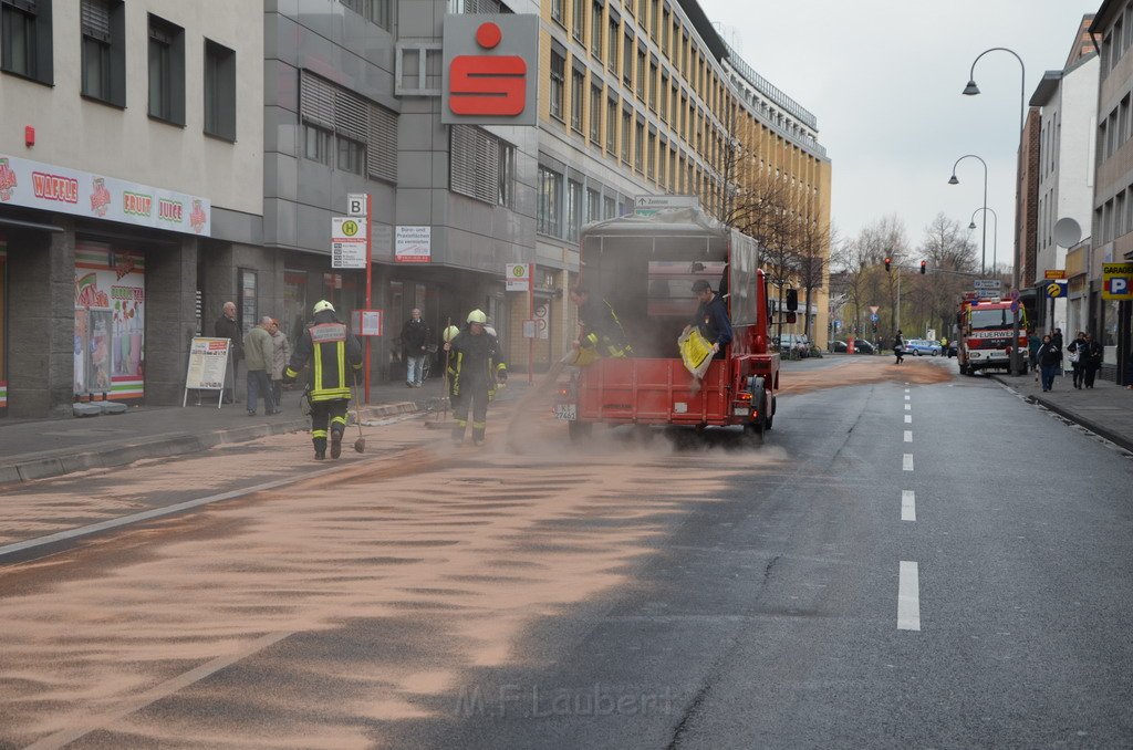 Stadtbus fing Feuer Koeln Muelheim Frankfurterstr Wiener Platz P372.JPG